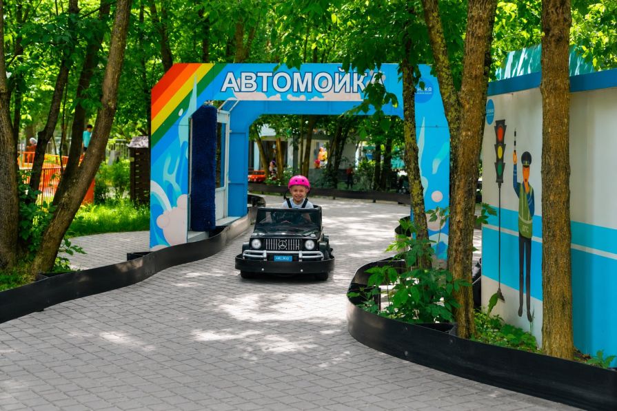 Город машин